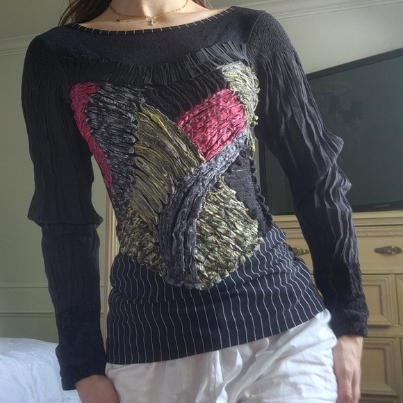 Save the Queen Ruched Long Sleeve Shirt (S) - Picture 1 of 4